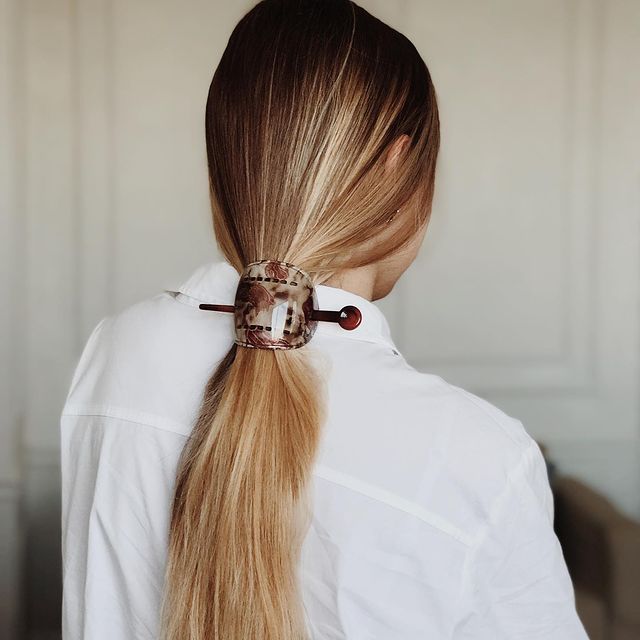 French Hair Bun Or Intemporel