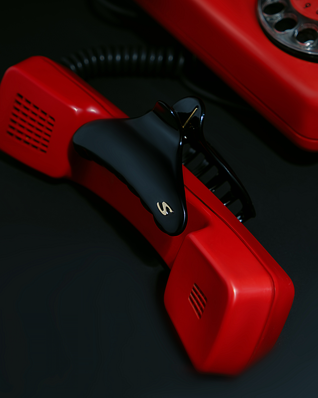 Large French Yoga Hair Clip – Glossy Black